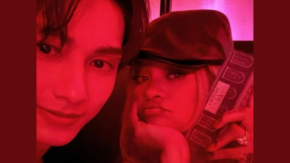 SEVENTEEN's Jun takes a selfie with Rihanna at Fenty pop-up event in Shanghai-thumbnail