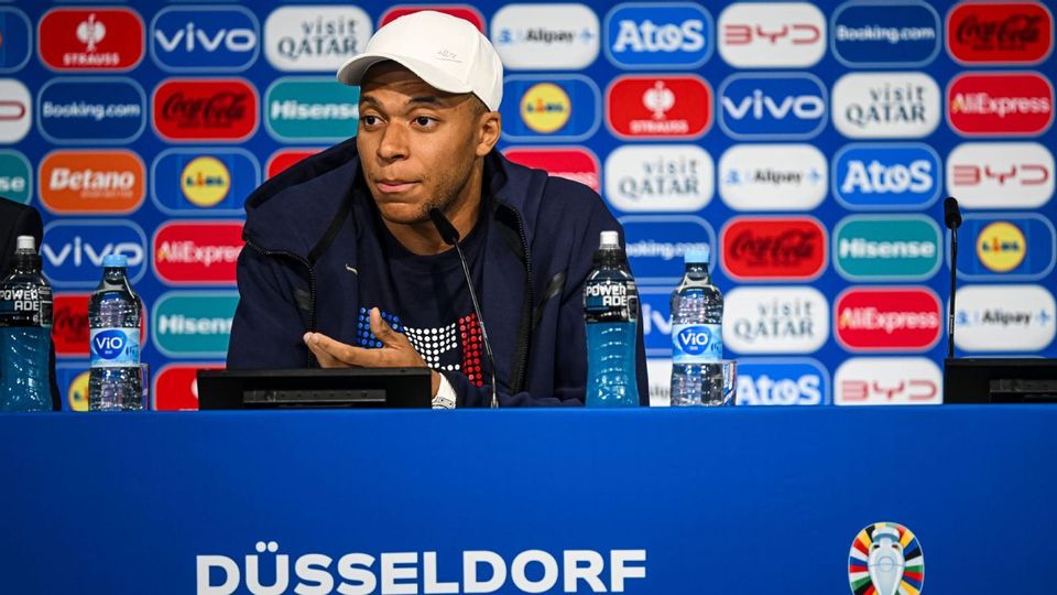 Mbappé urges French citizens to vote against 'extremes'-thumbnail