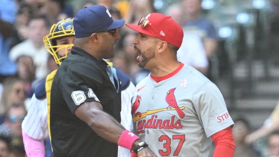 Cardinals coaches ejected after successful replay challenges-thumbnail