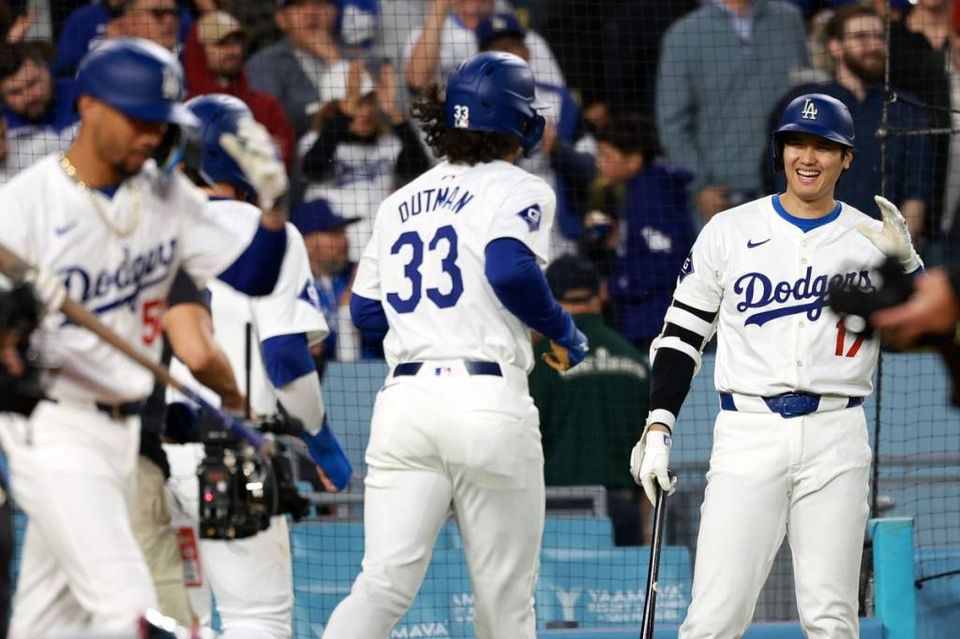 Dodgers favored to win against Marlins in MLB game-thumbnail