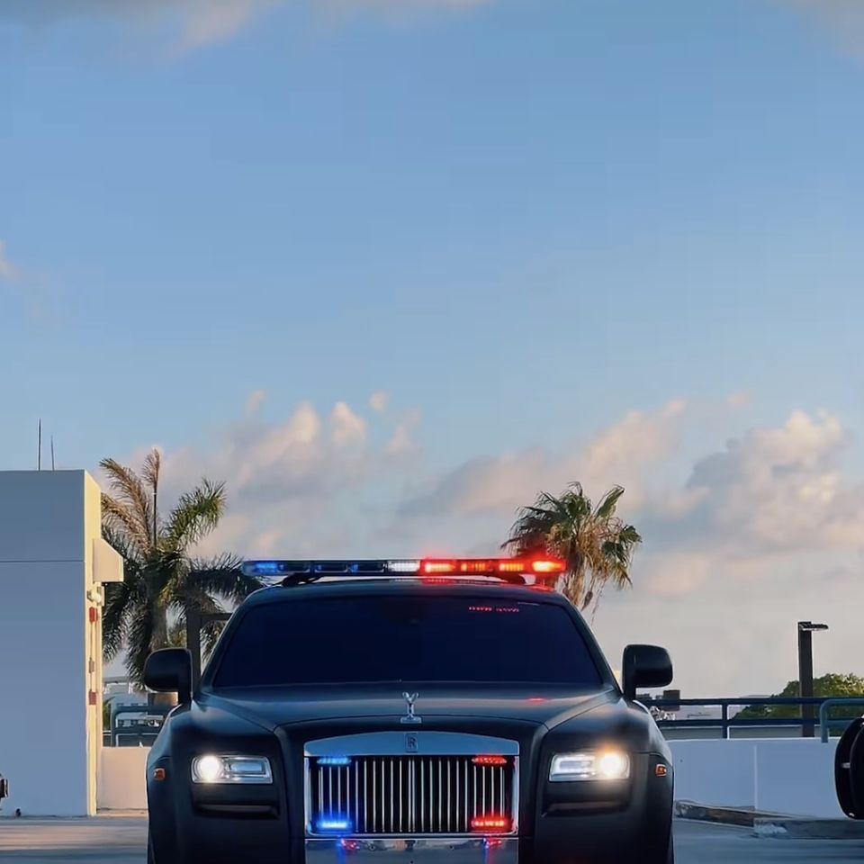 Miami Beach Police Department borrows $250k Rolls-Royce for recruitment-thumbnail