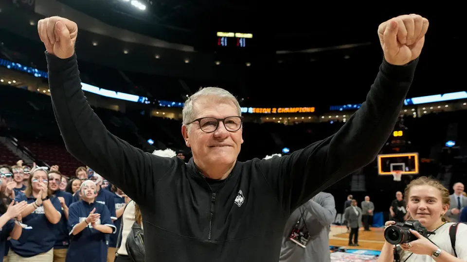 UConn Coach Geno Auriemma Sets NCAA All-Time Wins Record-thumbnail