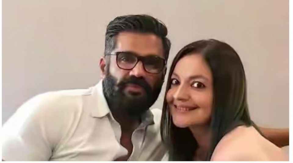 Pooja Bhatt and Suniel Shetty to star in Lionsgate India's upcoming project-thumbnail