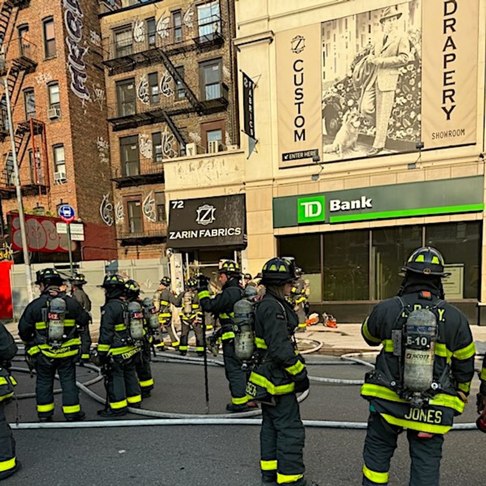 Fire breaks out at Lower East Side fabric store-thumbnail