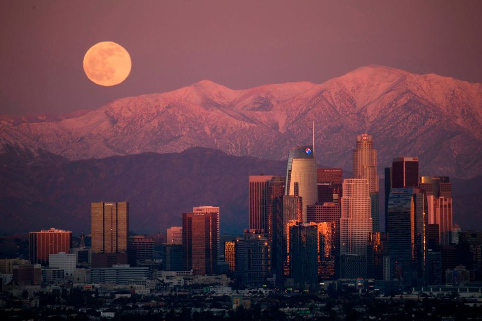 February's full moon rises alongside a bright star-thumbnail