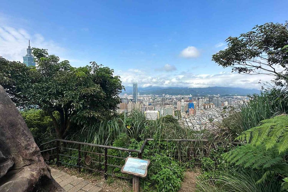 Discover Taipei's Hidden Hiking Trail to Stunning Viewpoints-thumbnail