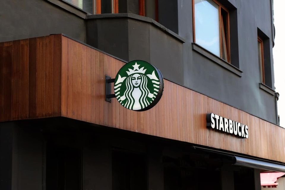 Starbucks to downsize workforce to boost sales-thumbnail