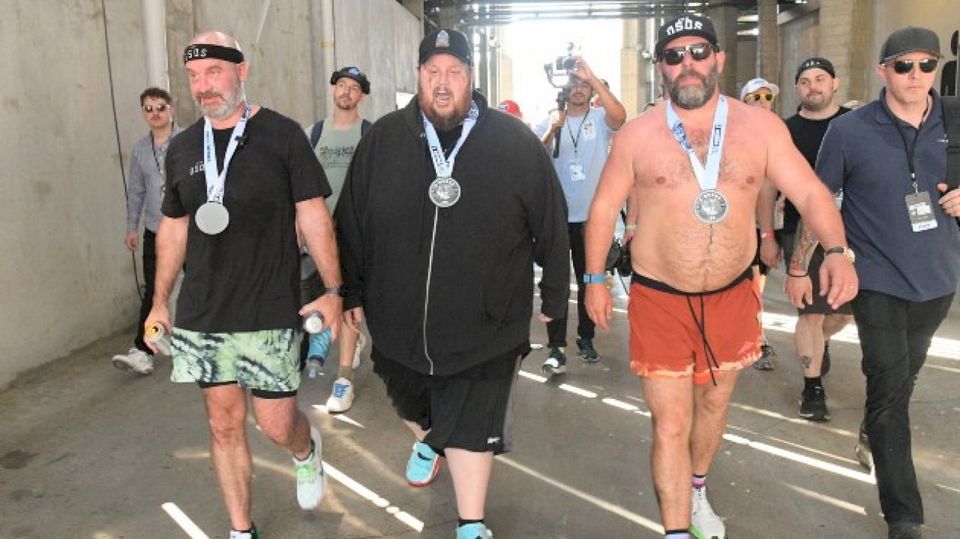 Jelly Roll loses 50 pounds and finishes 5k race-thumbnail