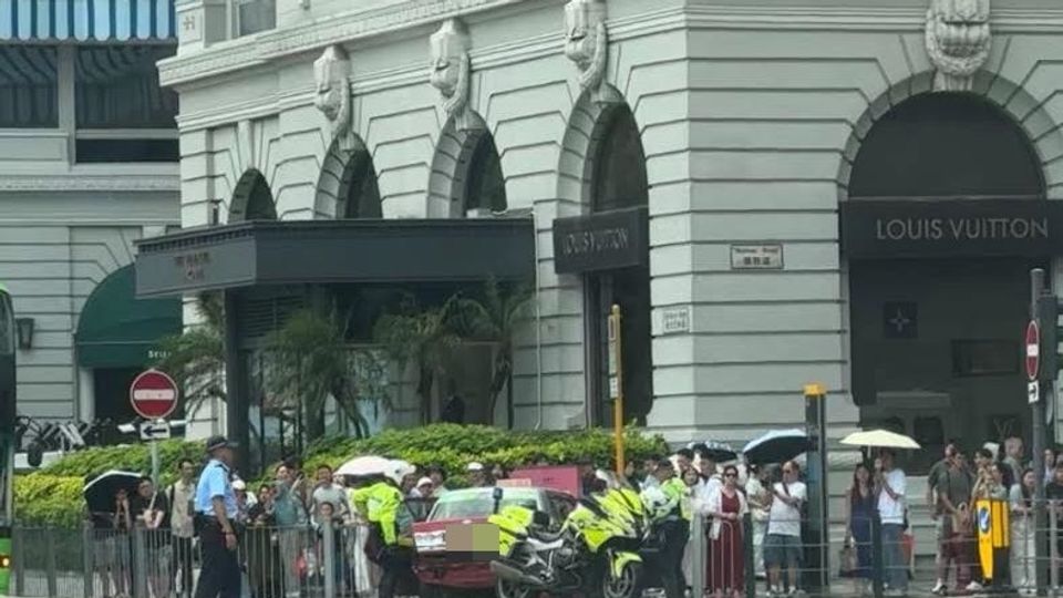 尖沙咀交通意外：私家車與的士相撞 3人受傷-thumbnail