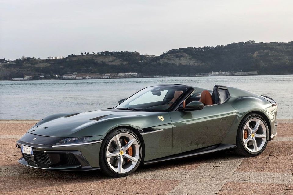 Experience the Thrilling Ferrari 12Cilindri Spider Convertible-thumbnail