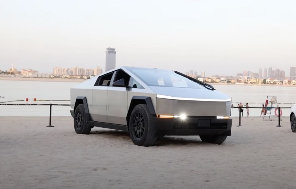 Tesla Cybertruck arrives in Dubai for world tour-thumbnail