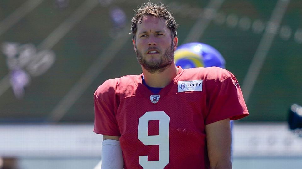 Matthew Stafford Leaves Practice Due to Hamstring Tightness-thumbnail