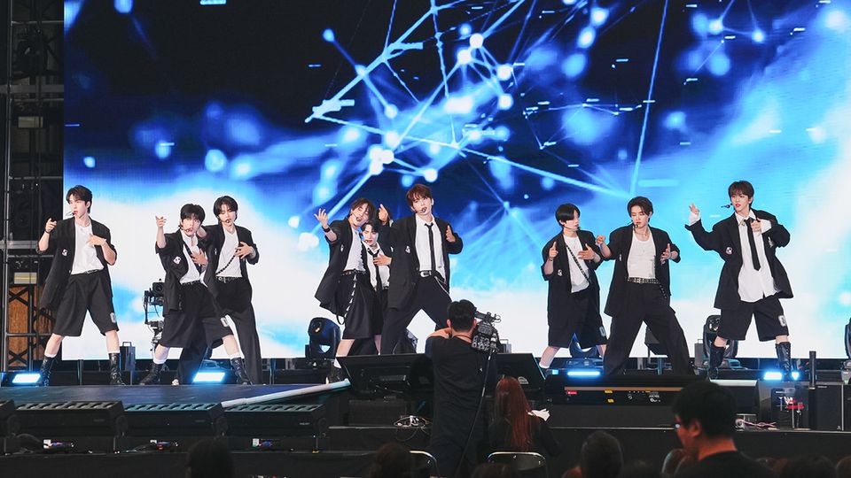 Fantasy Boys impress on Show! Music Core in Japan-thumbnail