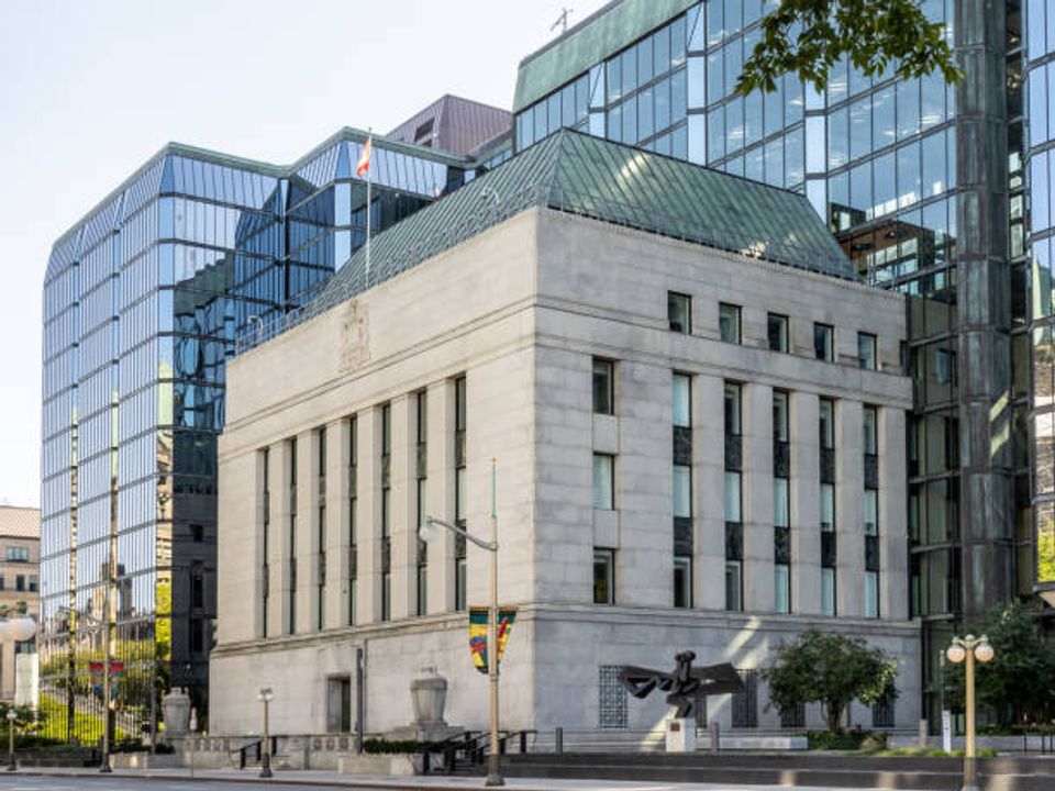 Bank of Canada may signal policy shift-thumbnail