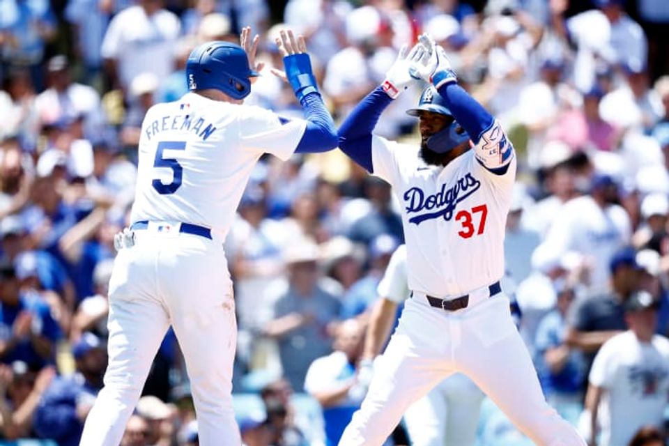 Teoscar Hernández's 2-run homer leads Dodgers to 3-1 victory over Marlins-thumbnail