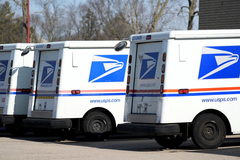 US Postal Service Suspends Parcels From China Amid Trade War-thumbnail