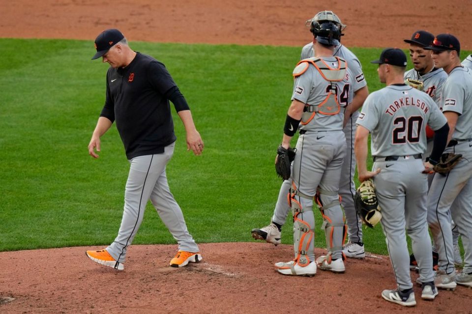 Tigers' Reese Olson leaves game after being hit by line drive-thumbnail