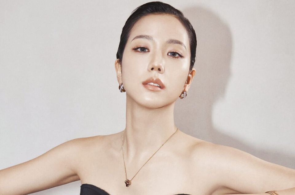 BLACKPINK's Jisoo Shines in Elegant Charm for W Korea-thumbnail