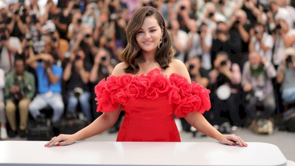 Emilia Perez receives 11-minute ovation at Cannes premiere-thumbnail