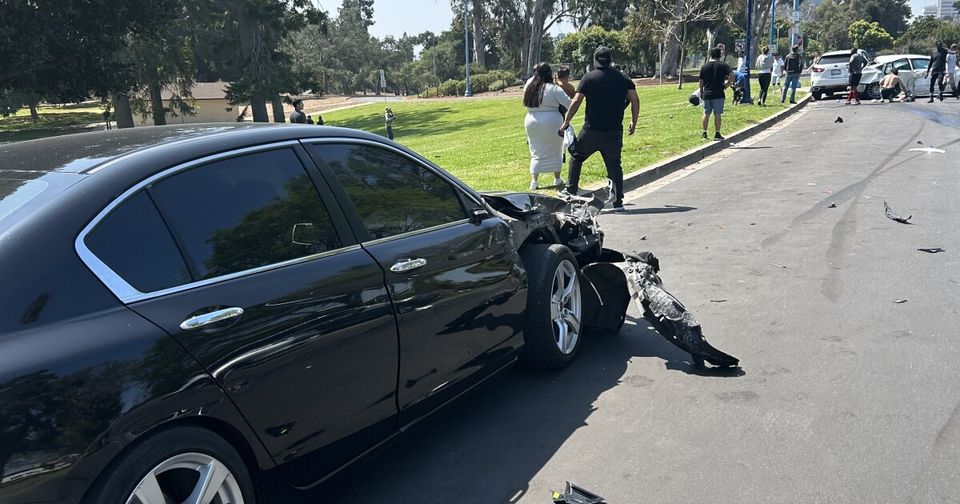 Three-vehicle collision in Balboa Park injures four-thumbnail