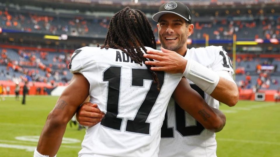 Davante Adams approves Garoppolo's benching to remain a Raider-thumbnail