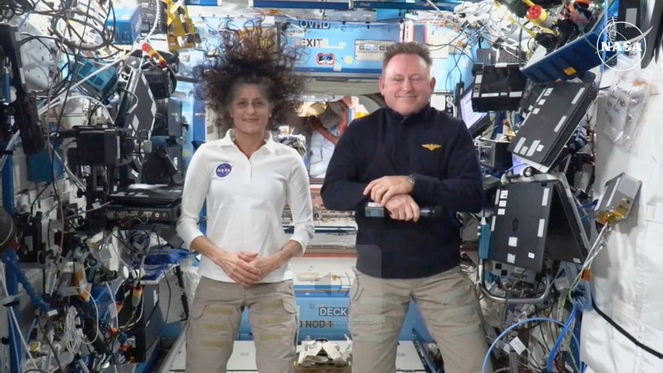 Trump asks SpaceX to bring home two NASA astronauts from ISS-thumbnail