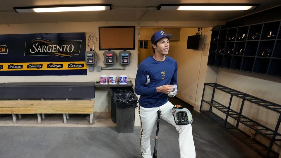 Christian Yelich shares his thoughts on Milwaukee, music, and more-thumbnail