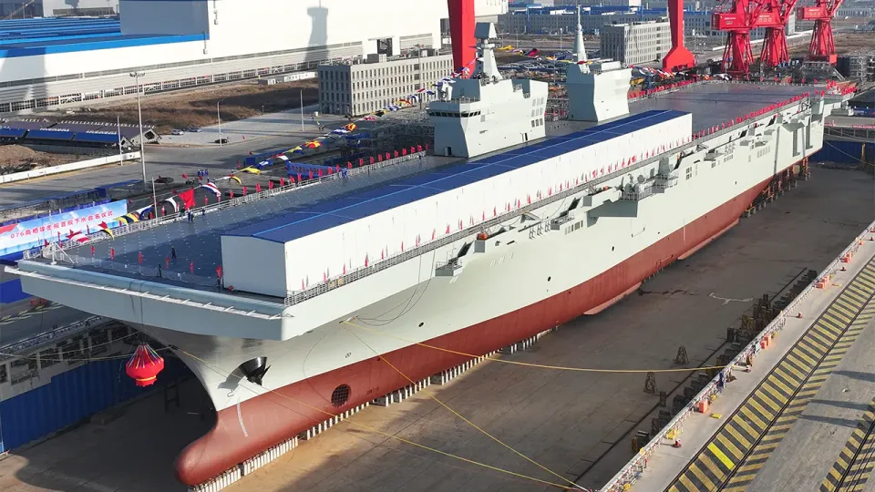 China Launches World's First Amphibious Assault Ship with Advanced Catapult System-thumbnail