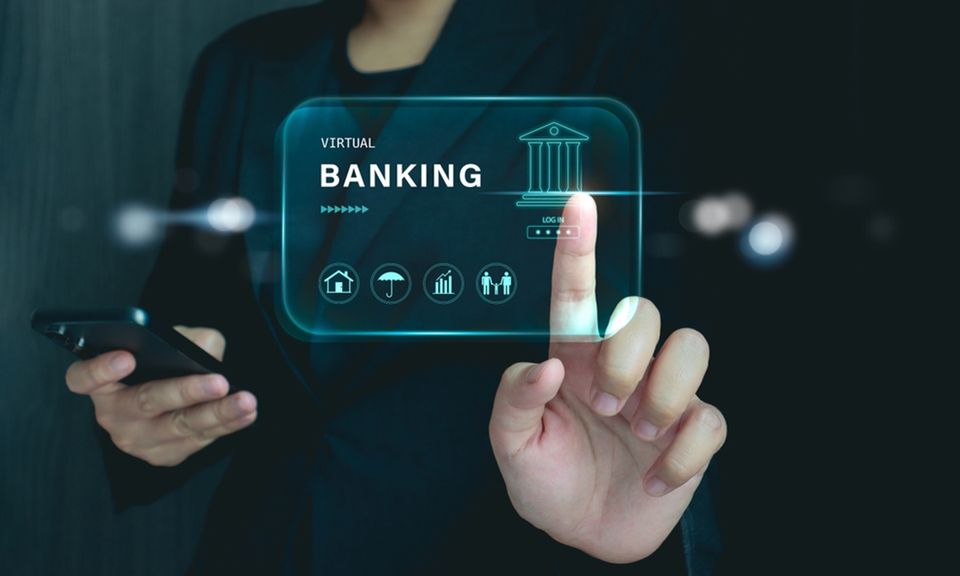 Banks Struggle with Outdated Infrastructure as FinTechs Dominate Market-thumbnail