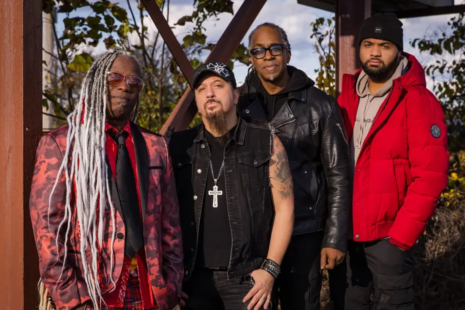 Living Colour's Corey Glover talks Sonic Universe and new album-thumbnail